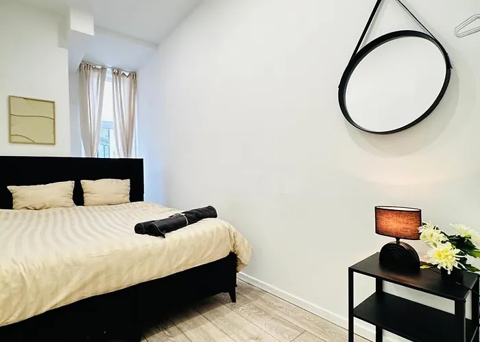 Διαμέρισμα Affordable 5br Apt, Ideal For Groups & Families