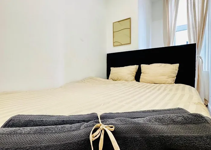 Affordable 5br Apt, Ideal For Groups & Families *