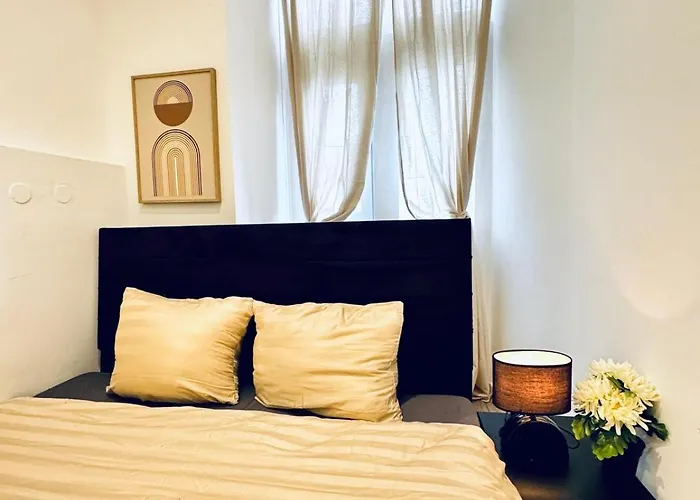 Affordable 5br Apt, Ideal For Groups & Families
