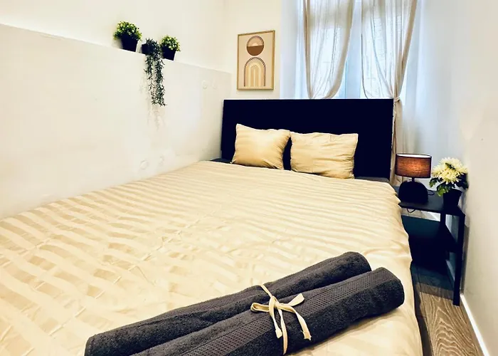 Διαμέρισμα Affordable 5br Apt, Ideal For Groups & Families *