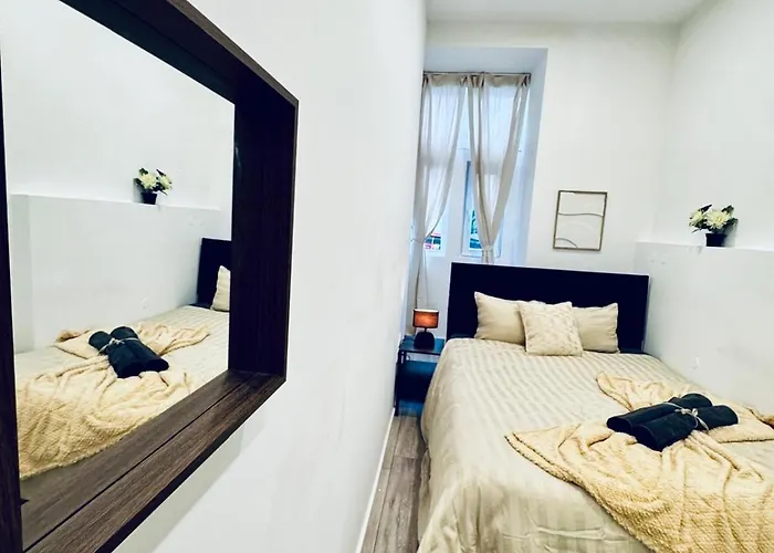 Διαμέρισμα Affordable 5br Apt, Ideal For Groups & Families