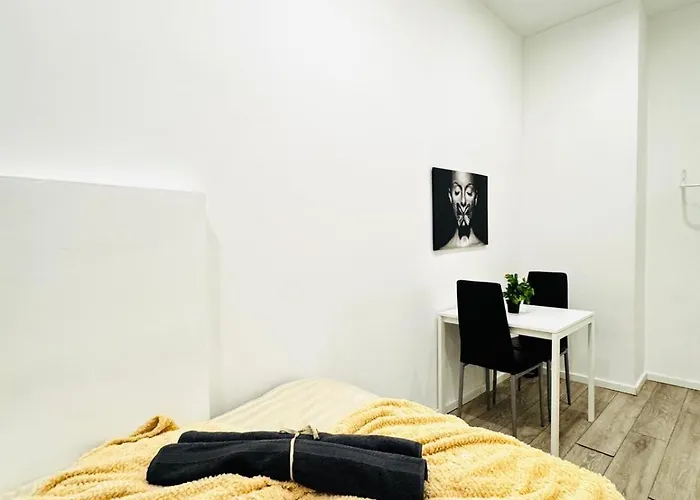 Affordable 5br Apt, Ideal For Groups & Families