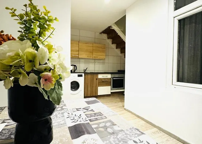 Διαμέρισμα Affordable 5br Apt, Ideal For Groups & Families *